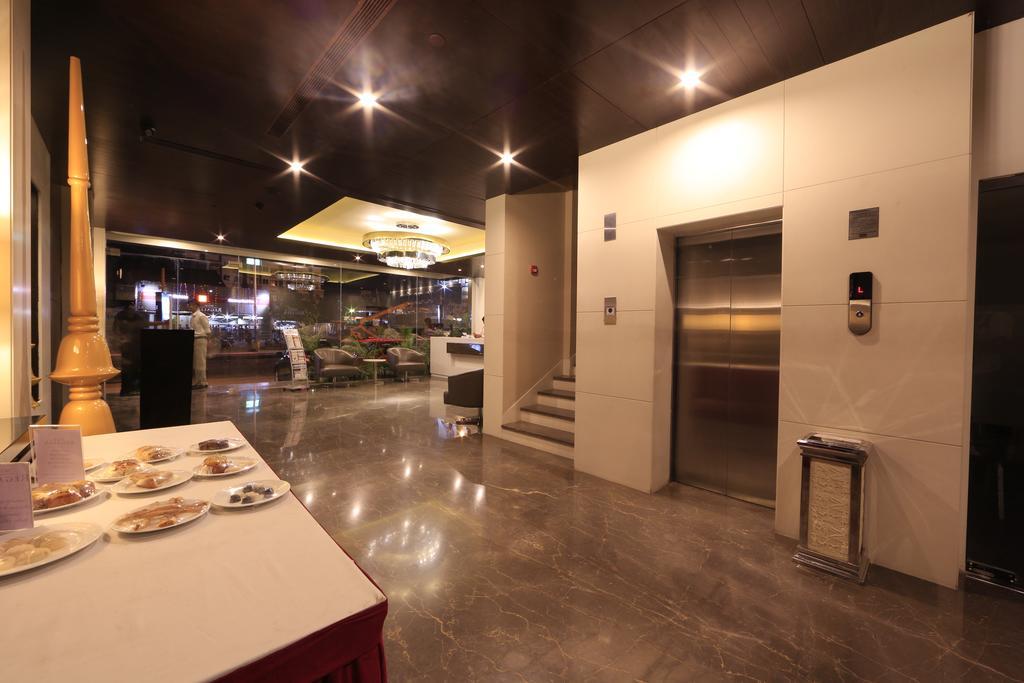Hotel Regalia Tirupati Exteriér fotografie